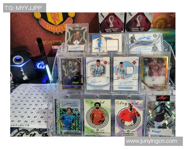 主播拆解足球球星卡过程揭秘与卡片价值评估技巧分析